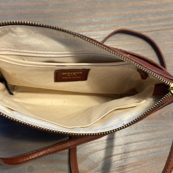 Margot leather crossbody bag - Picture 4 of 5